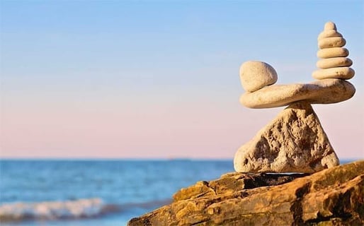 How To Balance Online And Traditional Dating