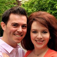 Photo of Darren and Gina, a couple who fell in love online