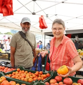Photo of a couple shopping at GrowNYC's greenmarkets