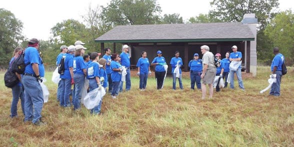 Photo of people volunteering in Fort Worth