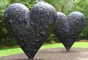 Photo of Two Big Black Hearts sculpted by Jim Dine