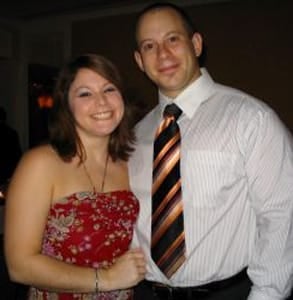 Photo of Melissa and Mike, an engaged couple who met on JewishCafe.com