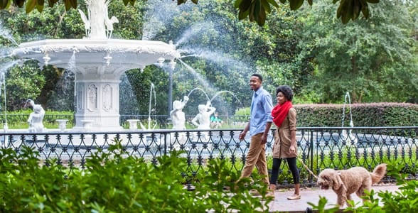 Photo of a couple at Forsyth Park