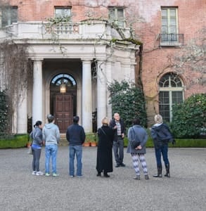Photo of a Filoli group tour