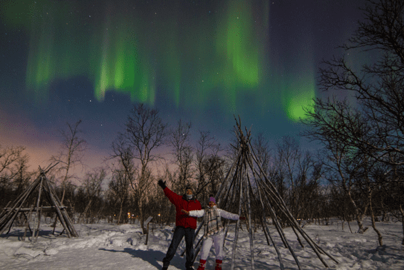 Photo of Jennifer Dombrowski and Tim Davis at the Northern Lights