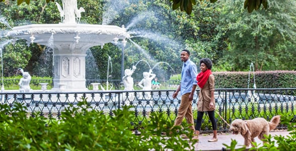 Photo of a couple at Forsyth Park