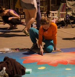 Photo of an artist at the Dogwood Arts Festival