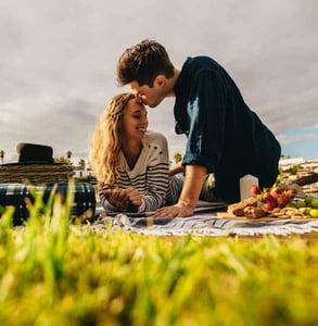 Photo of a picnic date