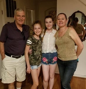 Photo of Len and Elena Ludwig with their daughters