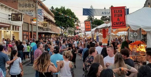 Photo of the Orange International Street Fair