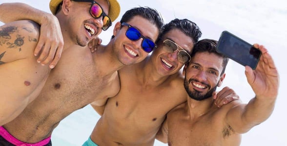 Photo of a group selfie Photo of a group selfie