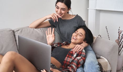 The 10 Best Female Friendly Dating Apps Of 2015