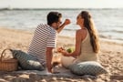 3 Best and Worst Foods to Eat On a First Date