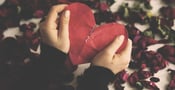 How Do I Know If I&#8217;m Falling Out of Love? (5 Signs)