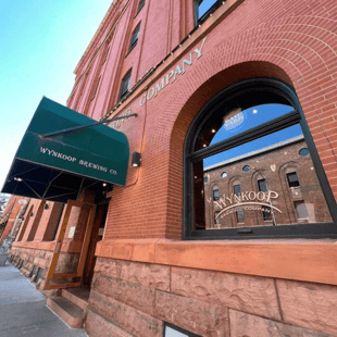 The front facade of Wynkoop Brewing Co.