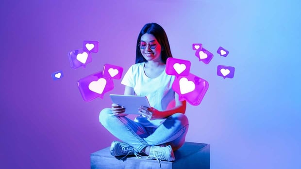 Woman online ipad purple emoji hearts