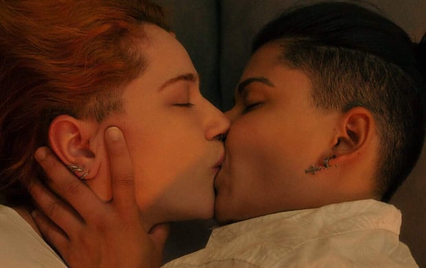Likk app Queer couple kissing