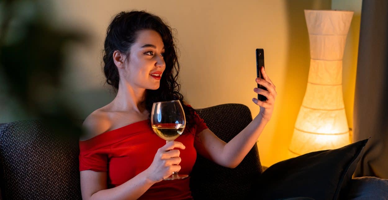 21 Best Dating Sites With “Video Calls” (2022)